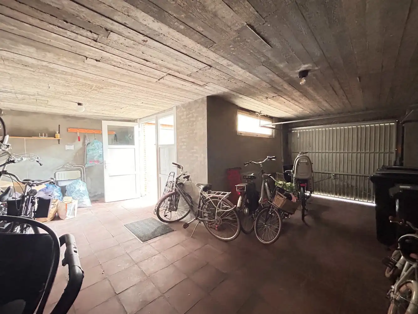 Pal in het bruisende centrum van Brasschaat gelegen 2 slaapkamerappartement in perfecte staat foto 21