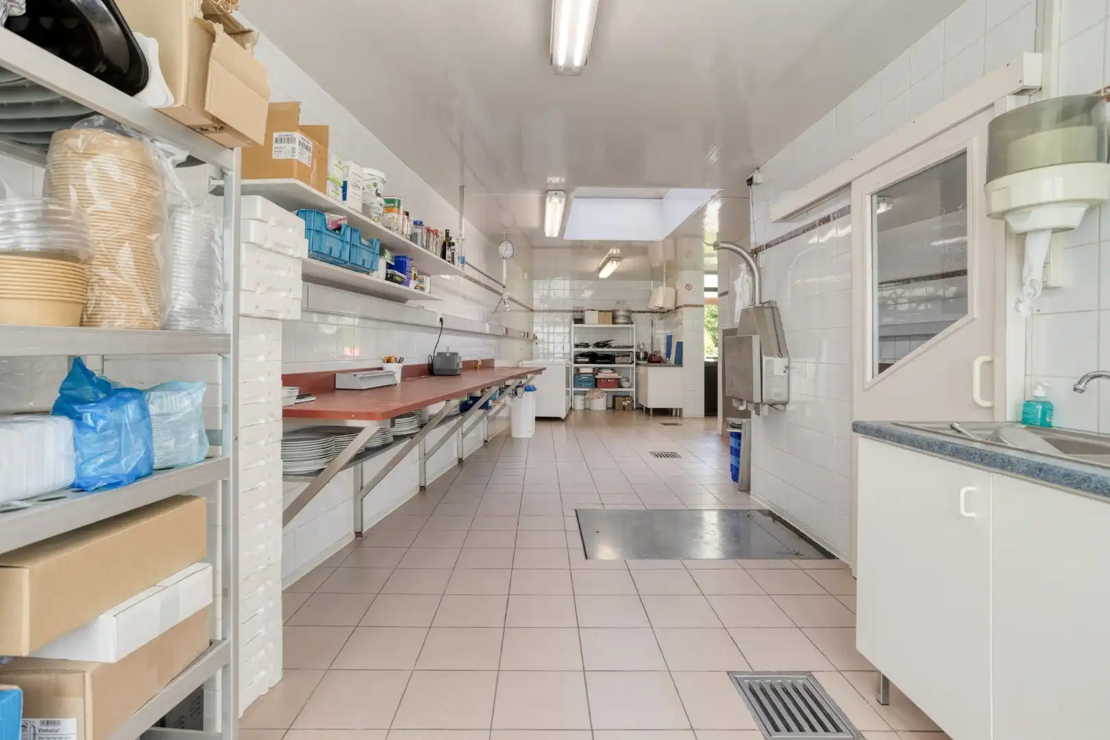 Unieke handelswoning met instapklare woonst en gevestigde handelszaak foto 6