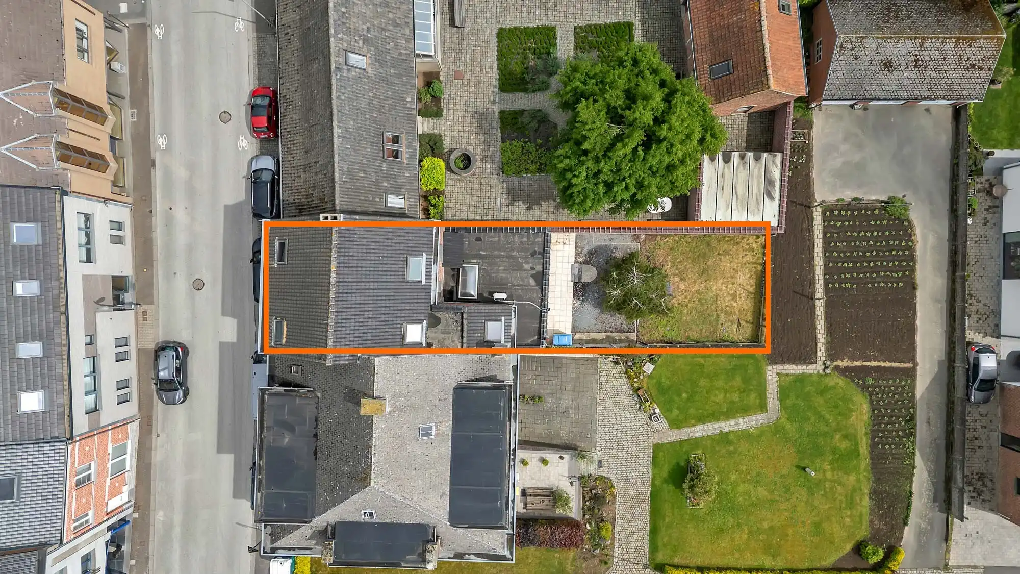 Handelshuis met commercieel gkvls en app met 3 slpks en tuin foto 24