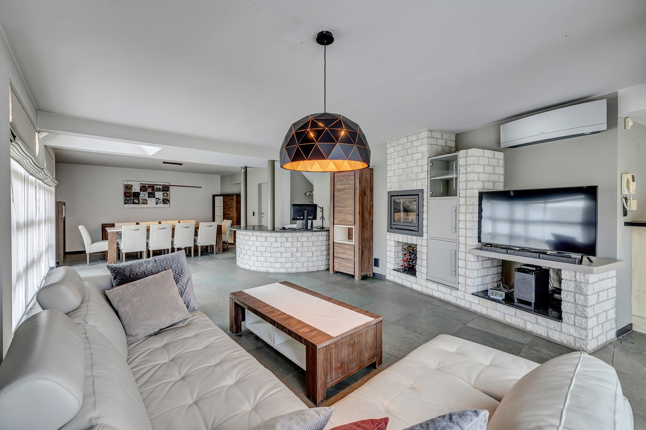 Gezellige, instapklare HOB met garage en tuin foto 4