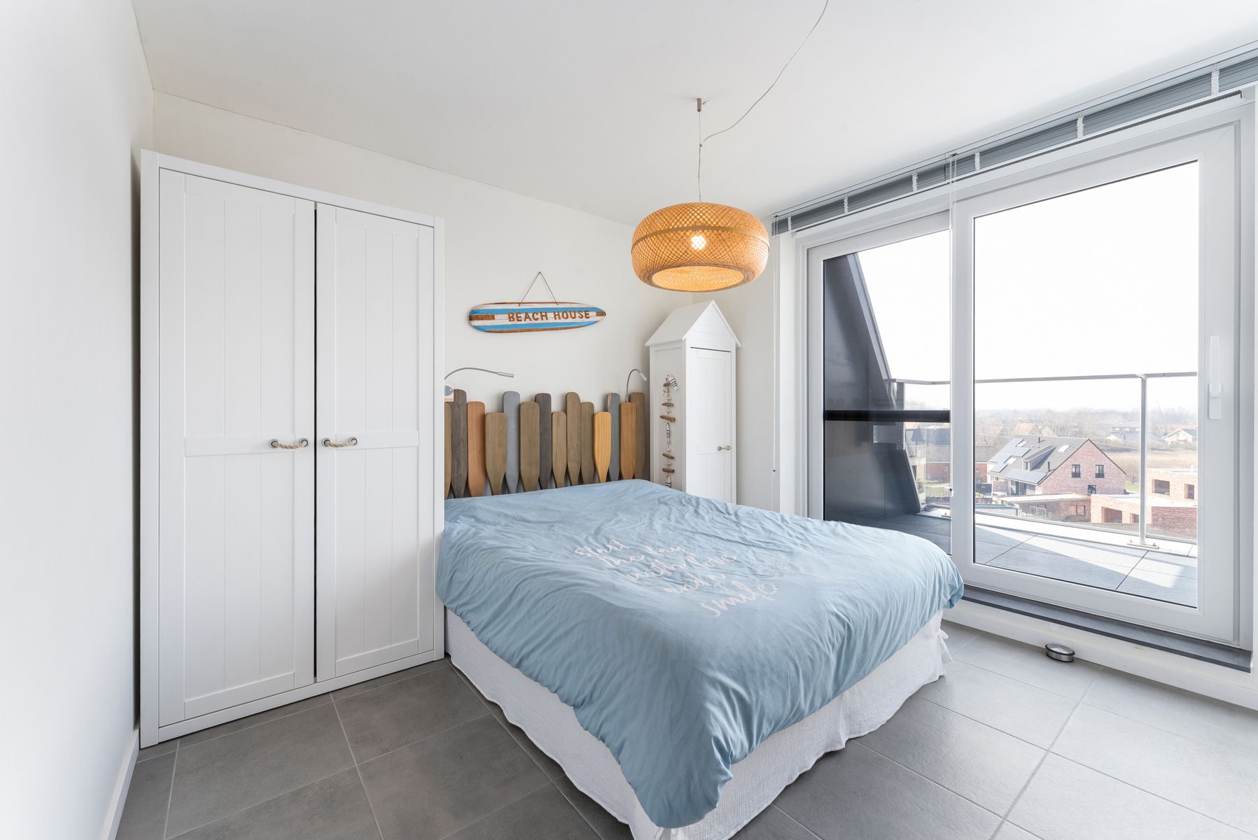 Recent appartement met autostaanplaats en berging foto 6