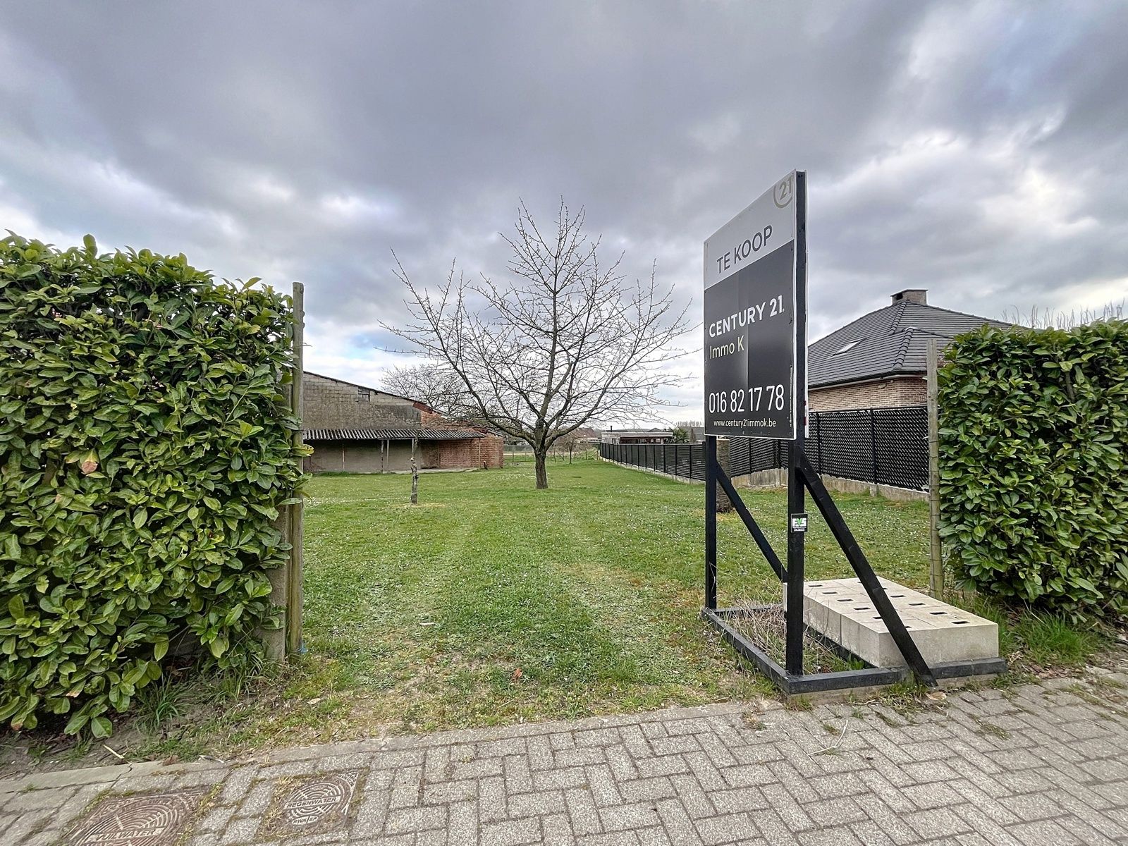 Goed gelegen bouwgrond voor OB op 7a92ca foto {{pictureIndex}}