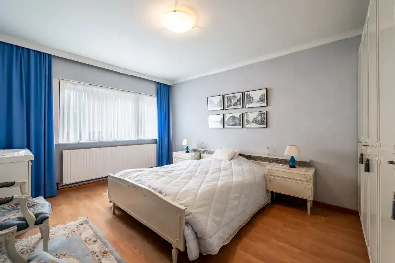 Centraal gelegen ruime woning met 4 slaapkamers. foto 14