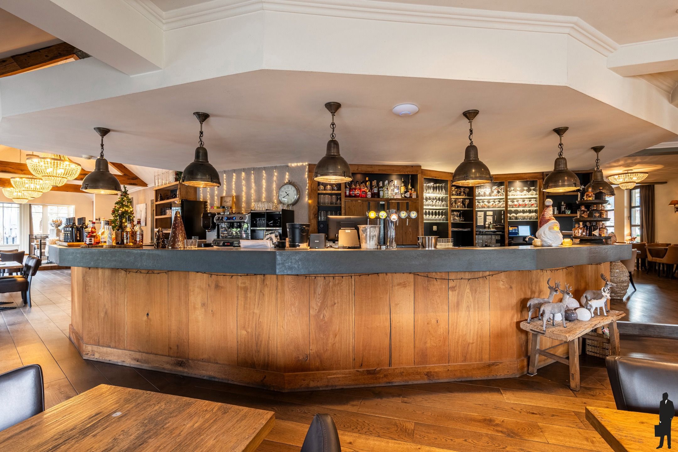 Brasserie met ruime duplexwoning en bouwgrond op toplocatie foto 9