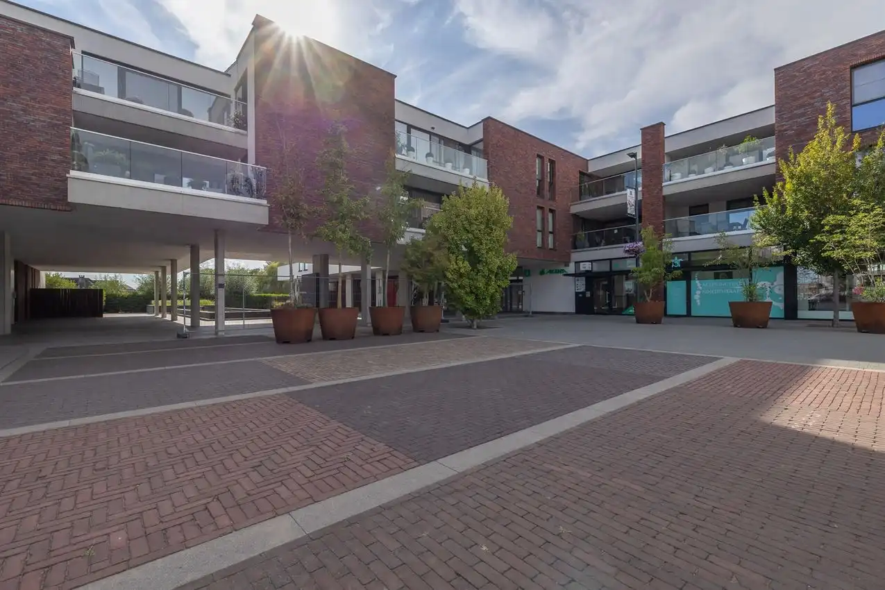 Ruime, zonnige penthouse met 2 slpk. en 2 ondergrondse autostaanplaatsen foto 28