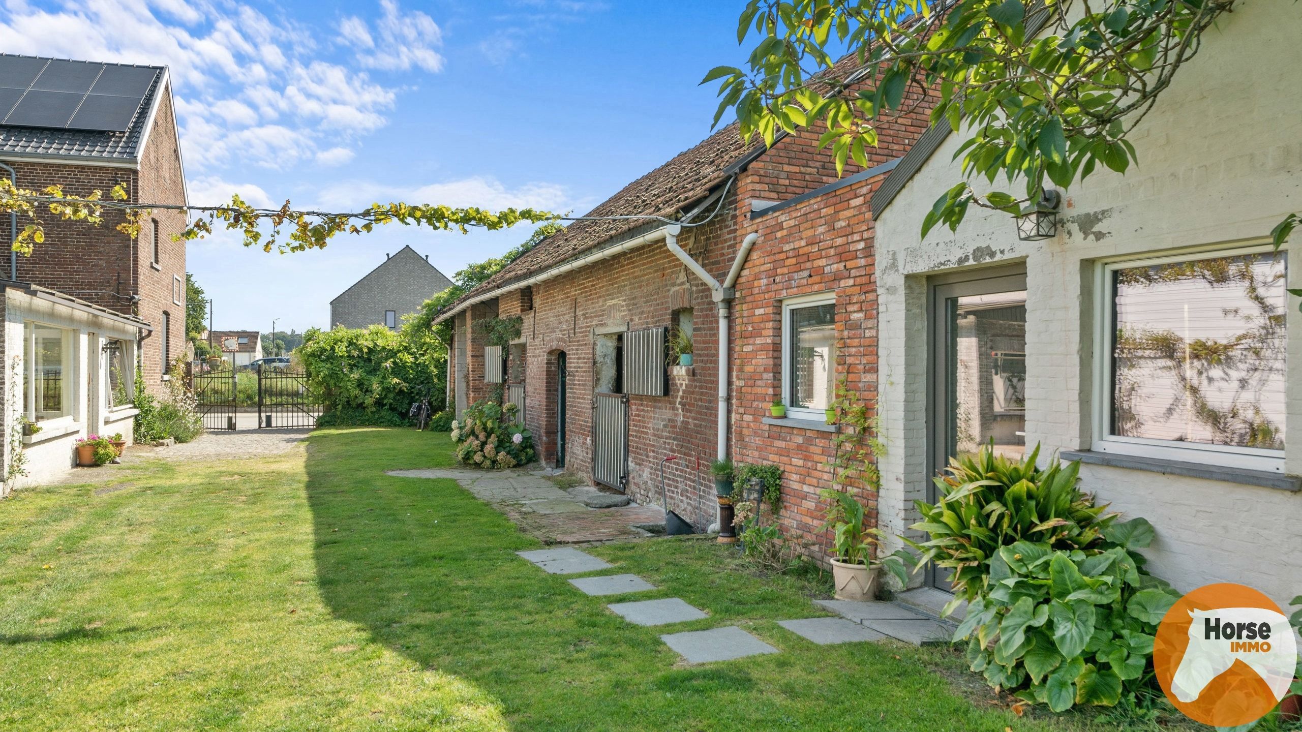 RUMMEN - Charmant woonhuis met paardenstallen en hondentrimsalon foto 2