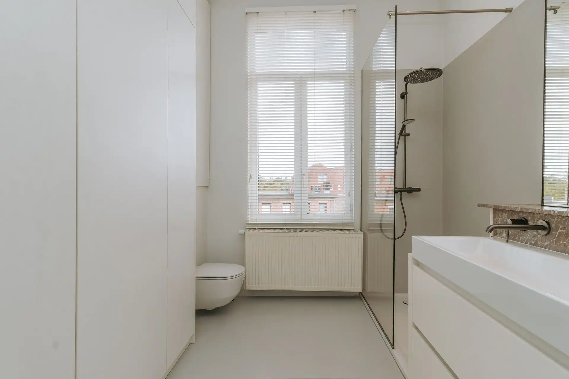 Karaktervol herenhuis met verfijnde afwerking foto 15
