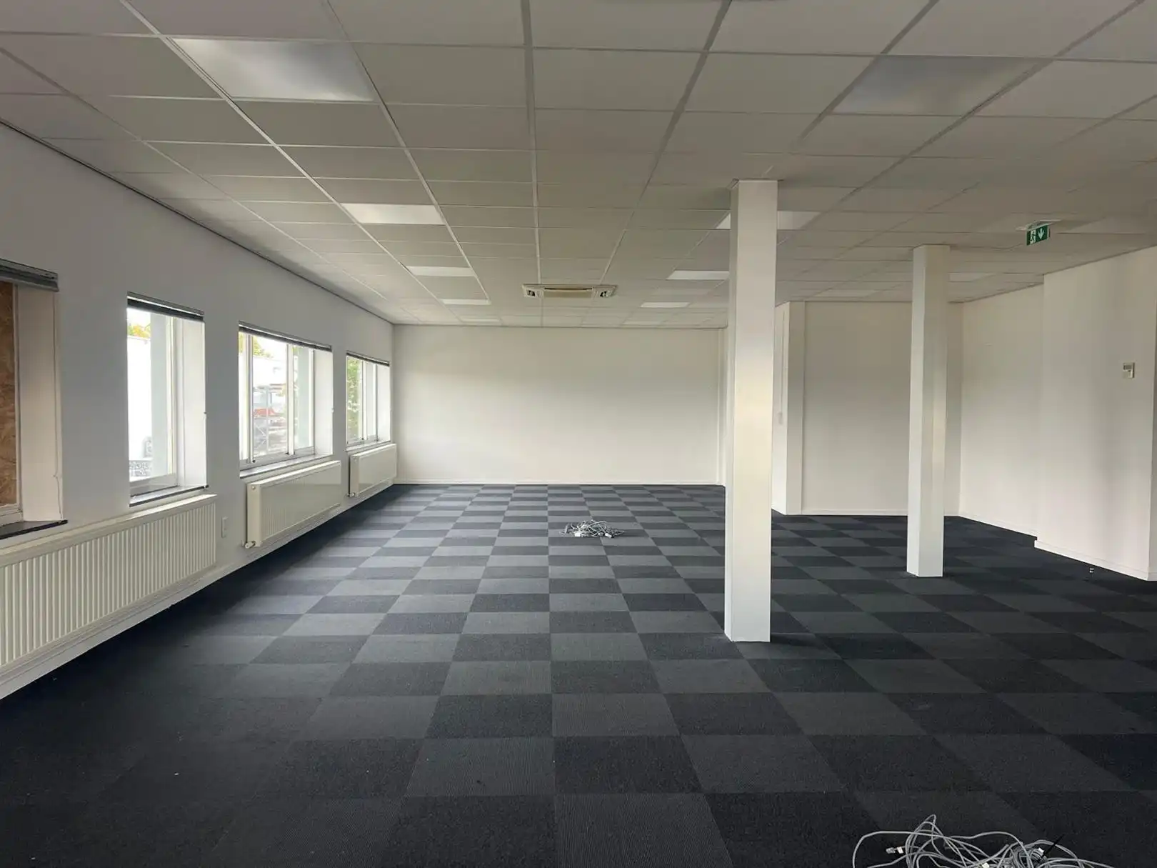 Instapklare kantoren (143 à 628m²) beschikbaar vlakbij de A12 foto {{pictureIndex}}