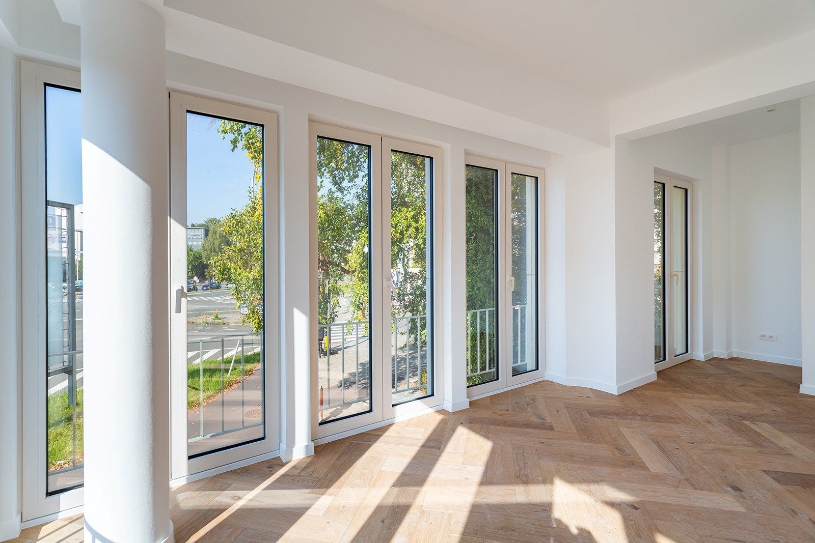 Architecturaal kantoorgebouw op absolute zicht locatie!  foto 8