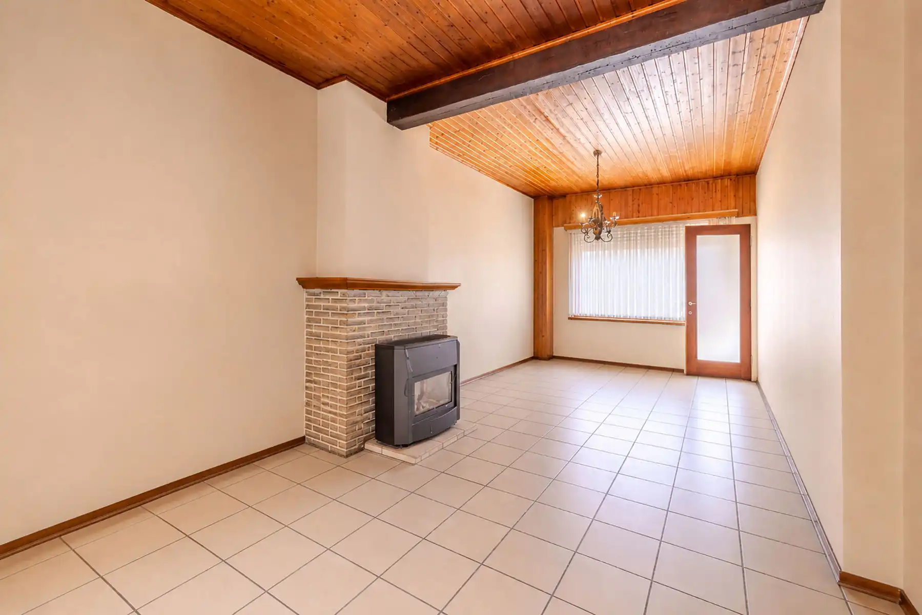 Volledig te renoveren woning met 2 slpks en garage op 540m2 foto 4
