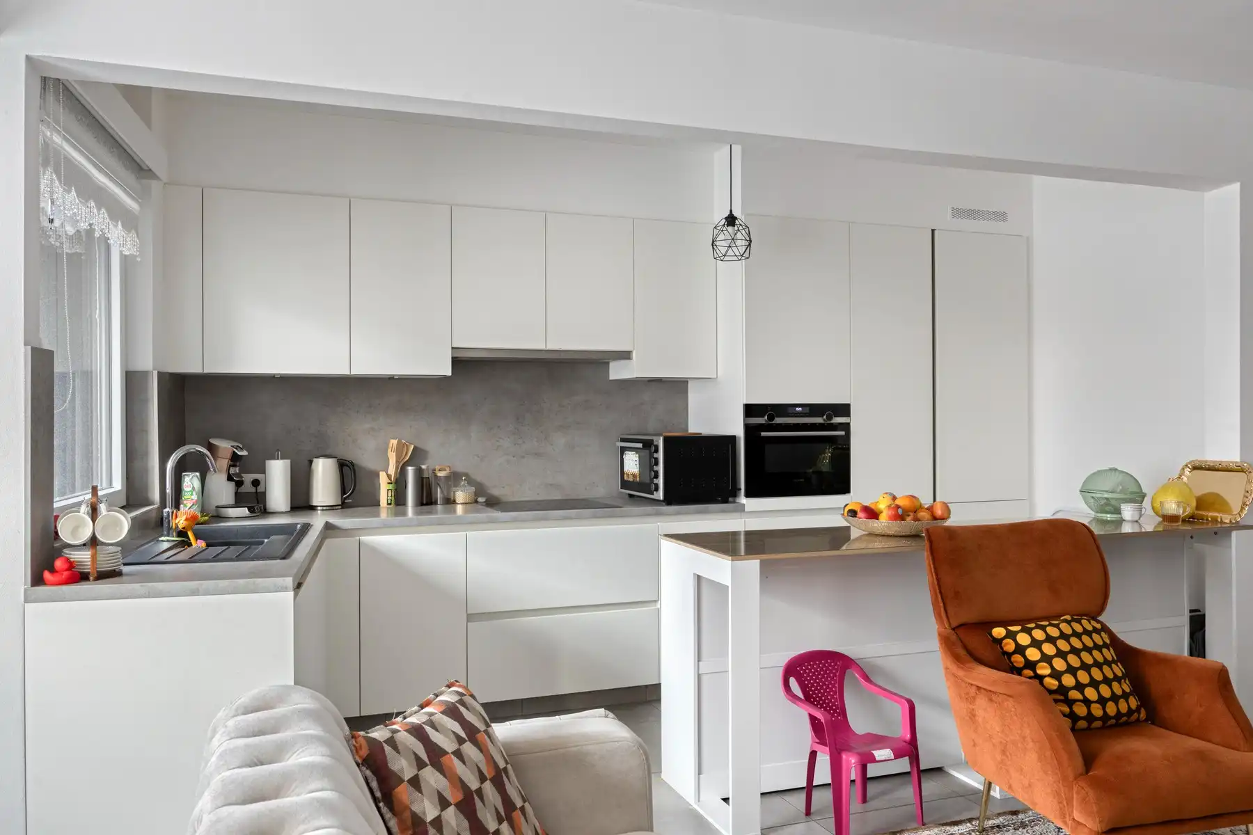 Volledig gerenoveerd appartement in kleine residentie foto 7