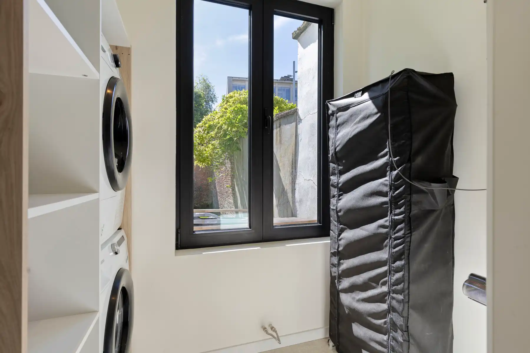 Gerenoveerd appartement met tuin en zicht op Hof van Leysen. foto 17