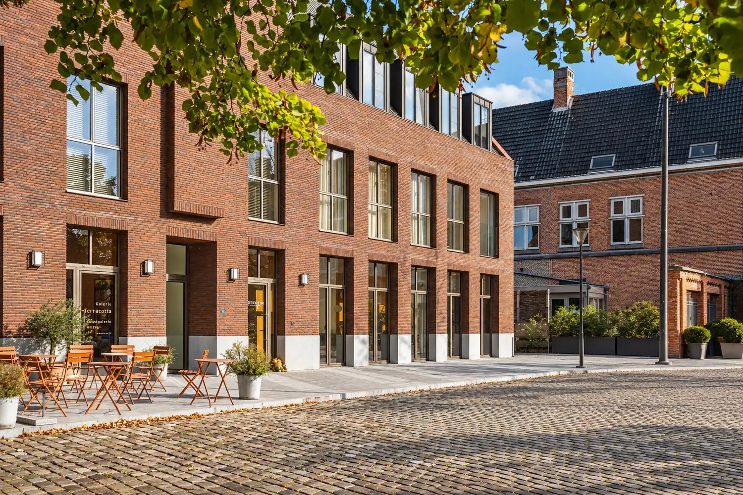 Exclusief wonen aan de Groenplaats in het charmante Oud-Rekem foto 2