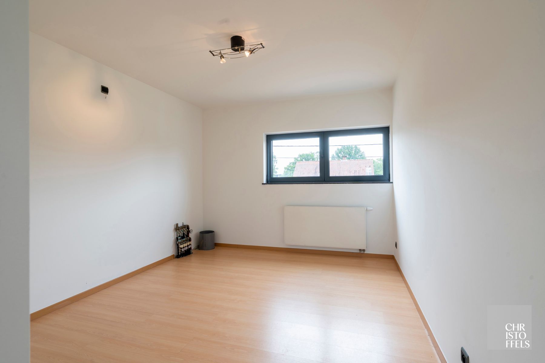 Tijdloze villa (405 m²) met zwembad, magazijn en weiland op 4.858 m²! foto 25