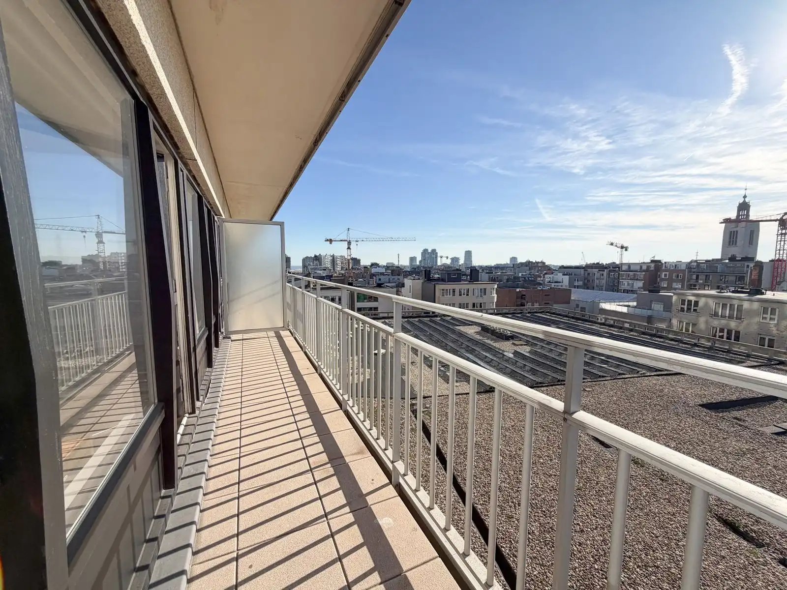 Zonnige studio met open zicht en terras op topligging in Oostende foto 5