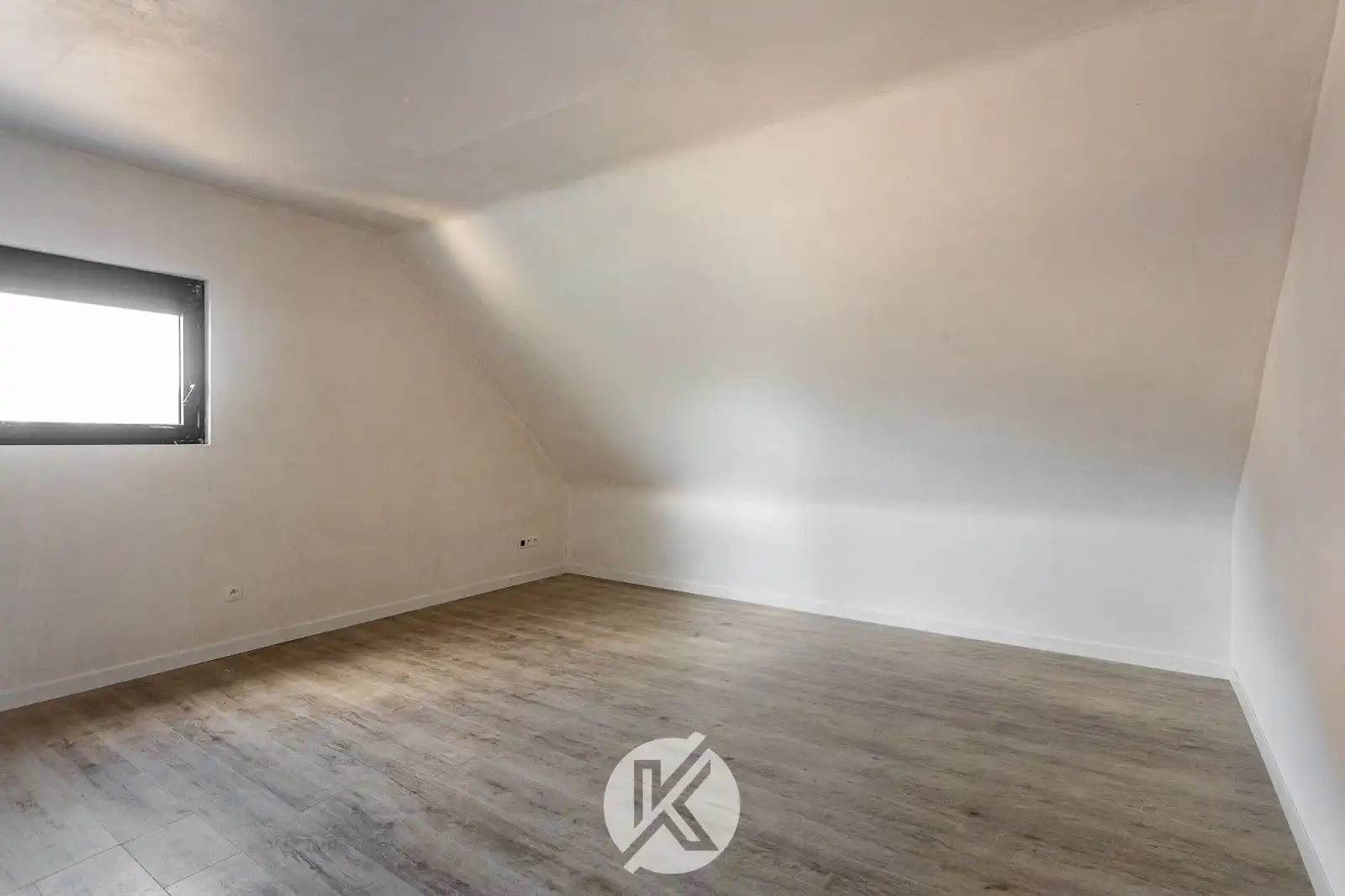 Centraal gelegen halfopen nieuwbouwwoning foto 12