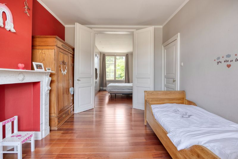 Karaktervolle woning met grote tuin en achteruitweg foto 23