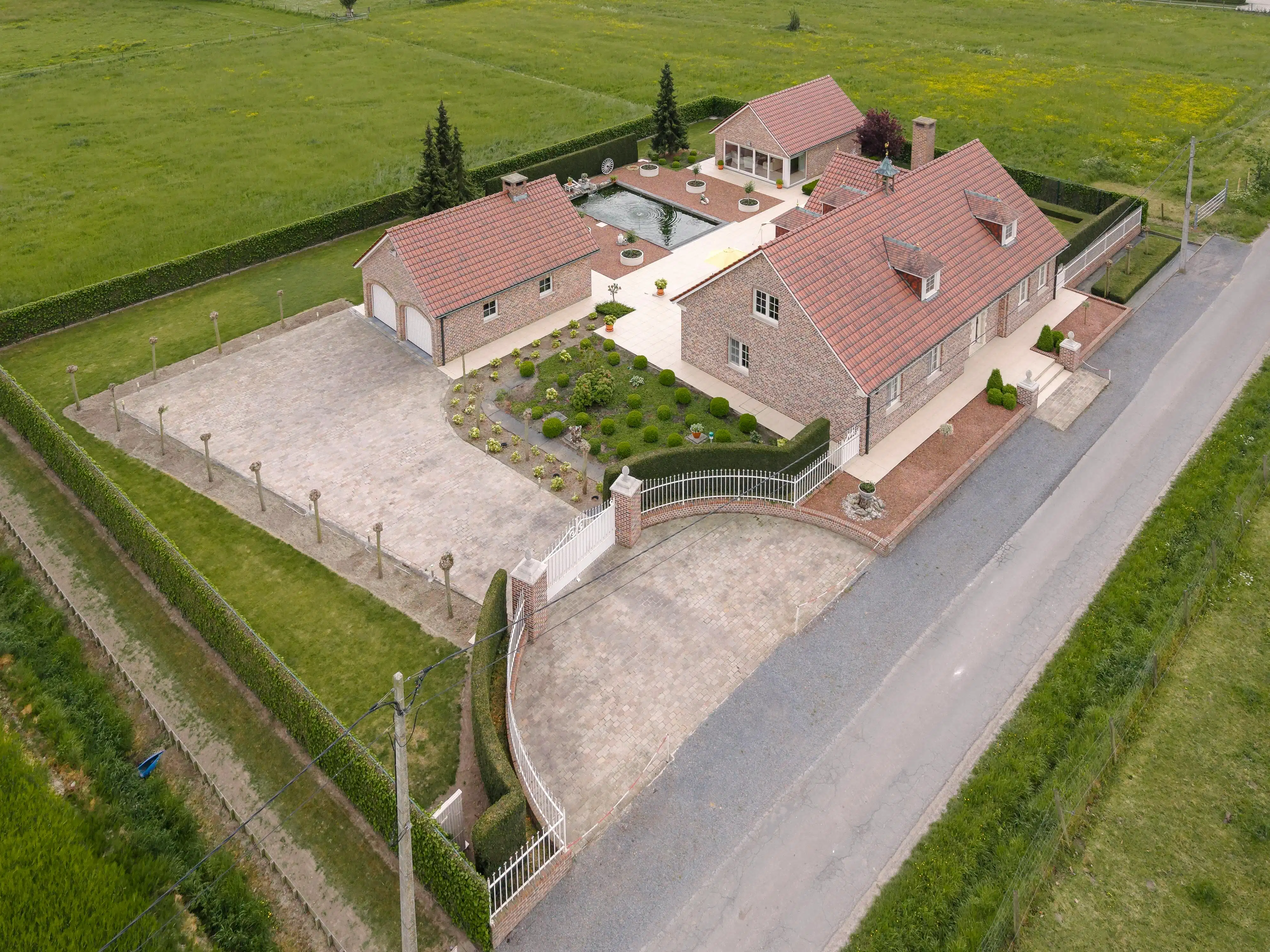 Landelijke villa met bijgebouwen op rustige, groene ligging foto 32