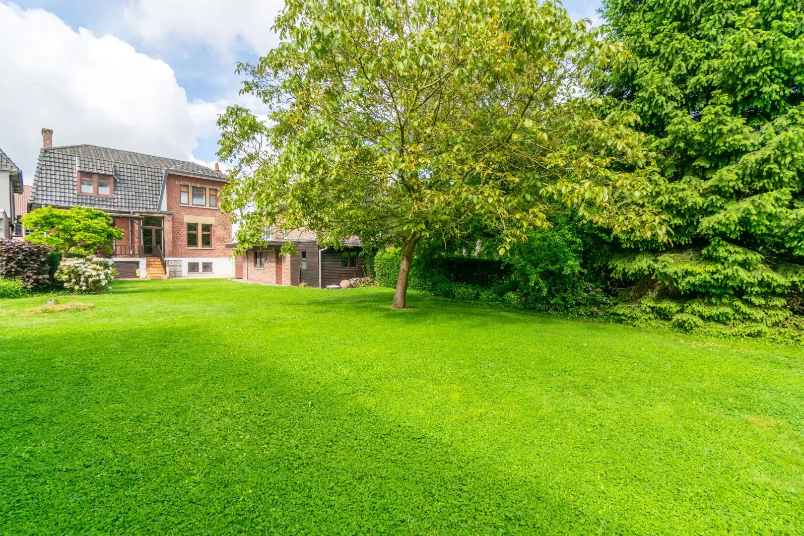 Een karaktervolle, te moderniseren woning te Halle!  foto 3