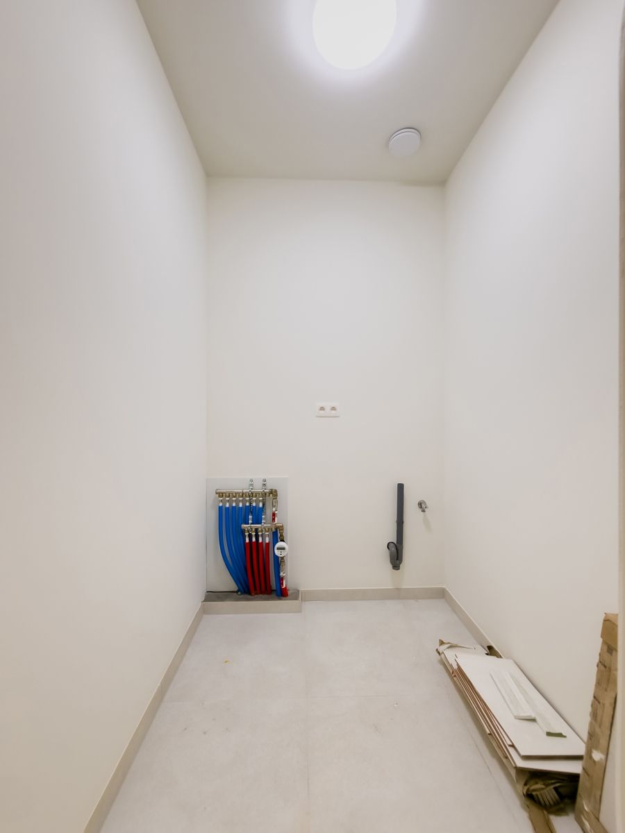 Ongemeubeld 2 slpk (of 1 bureau) app. met mooi terrras foto 15