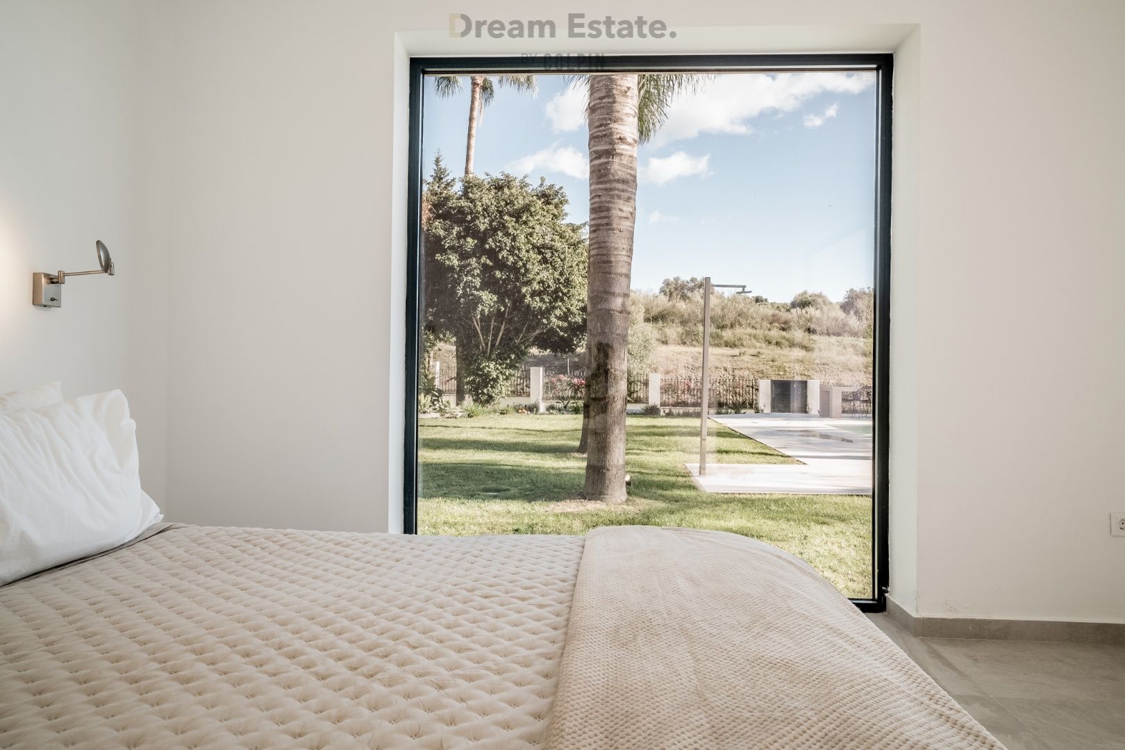 Een moderne familie villa te El Paraiso, Benahavis, New Golden Mile foto 27