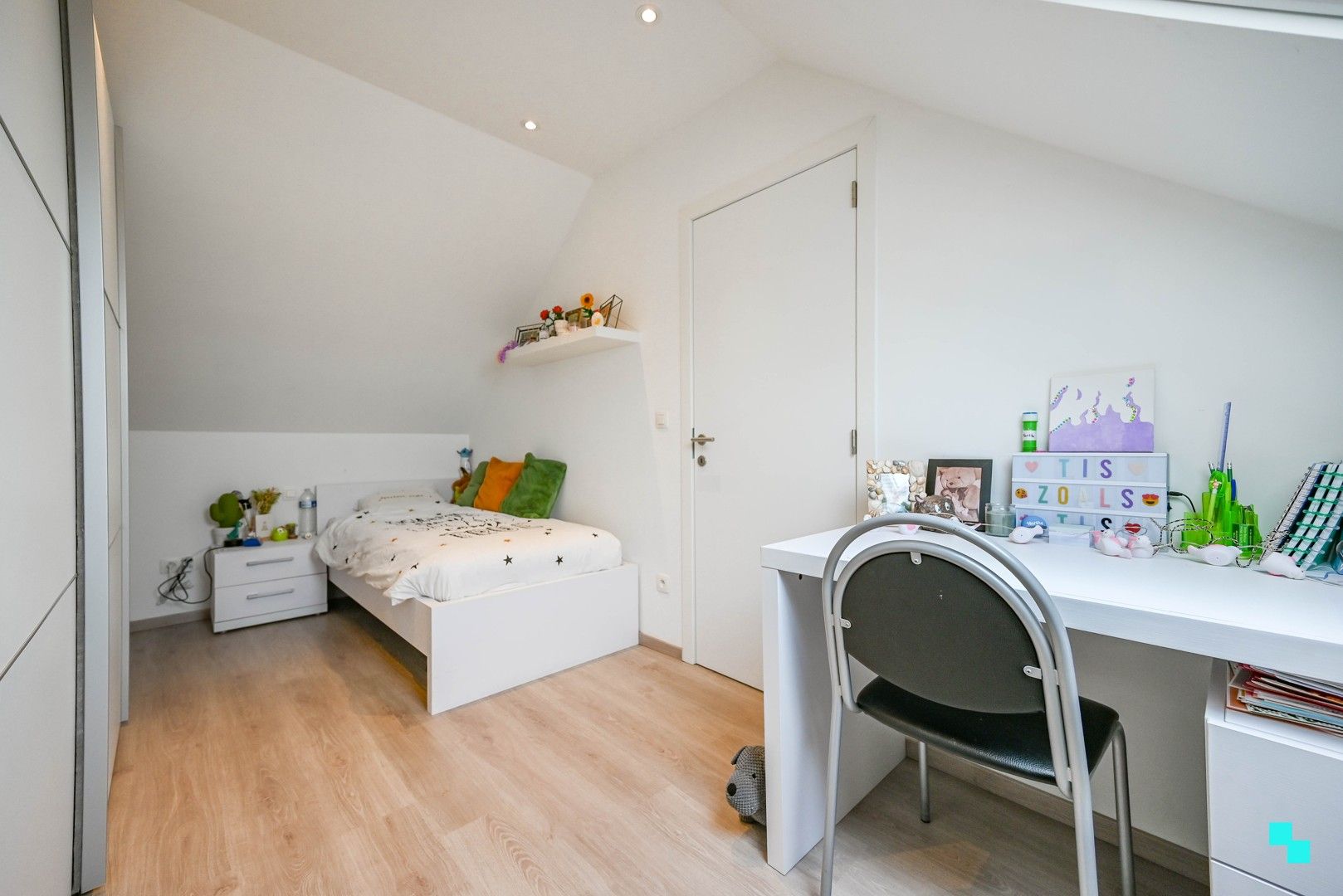 Recent gerenoveerde gezinswoning te Sint-Eloois-Winkel foto 24