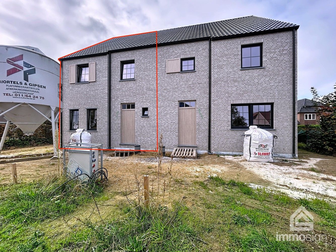 Twee moderne nieuwbouwwoningen in Kinrooi – Nelisveld 4A - casco+ afwerking – Jouw thuis, jouw stijl foto {{pictureIndex}}