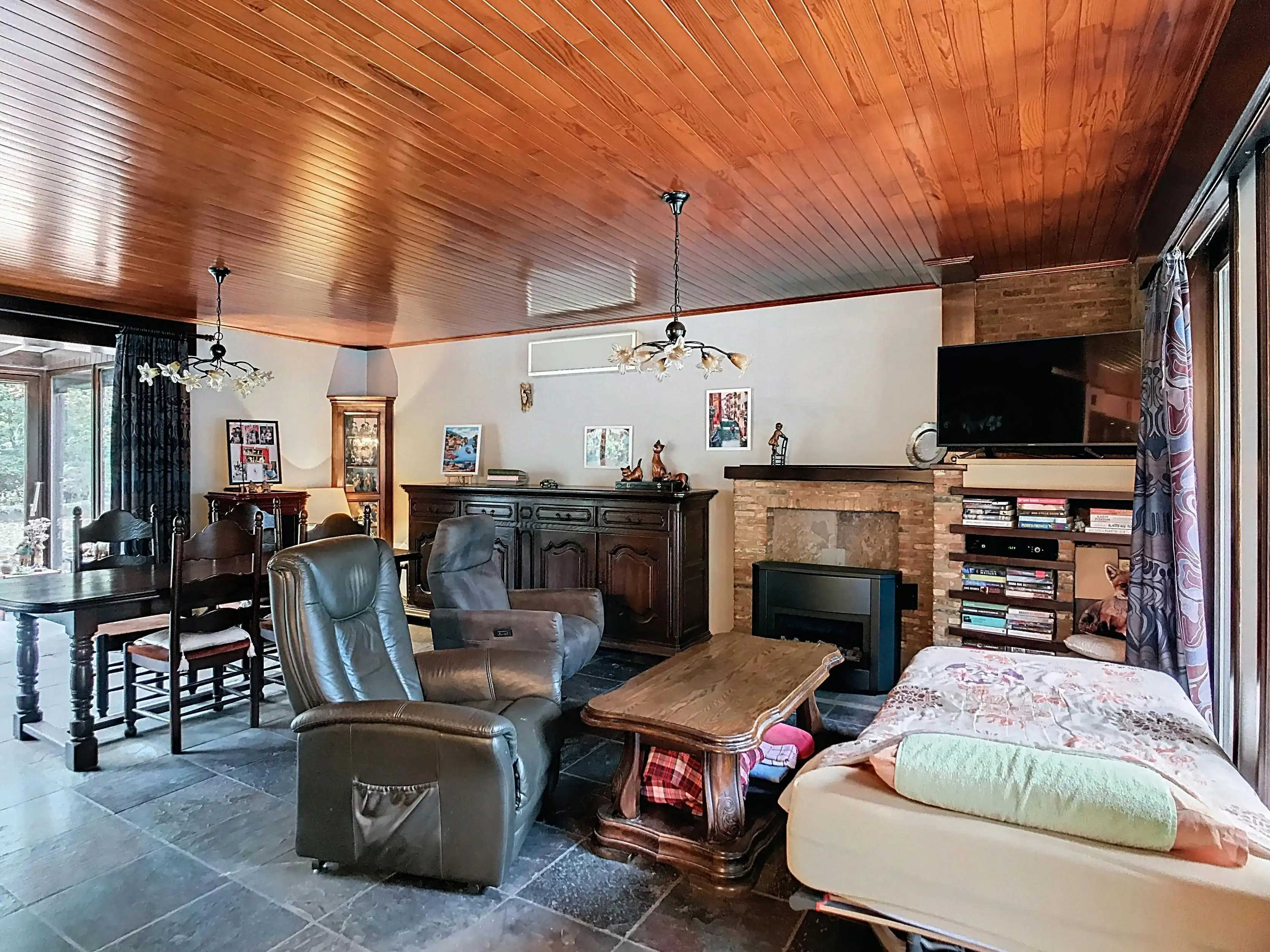 Ruime vakantiewoning op groot open perceel in bosrijk gebied foto 9