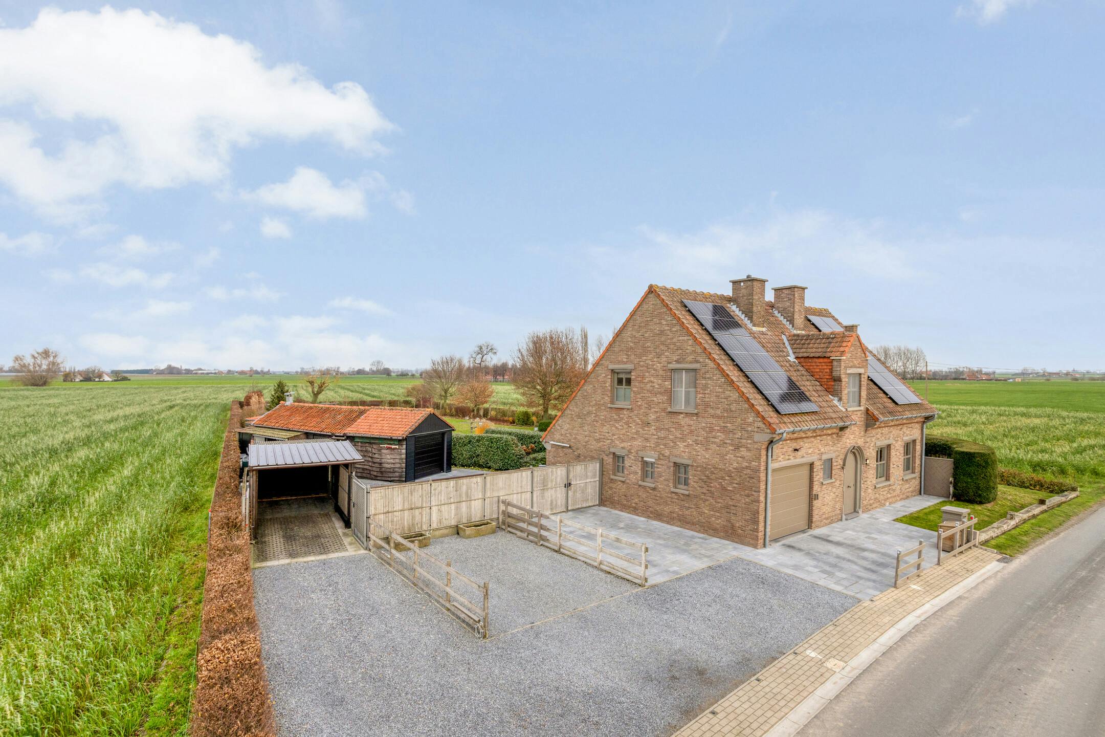 Landelijke woning met 4 slaapkamers op 2.772m² te Beauvoorde. foto 11