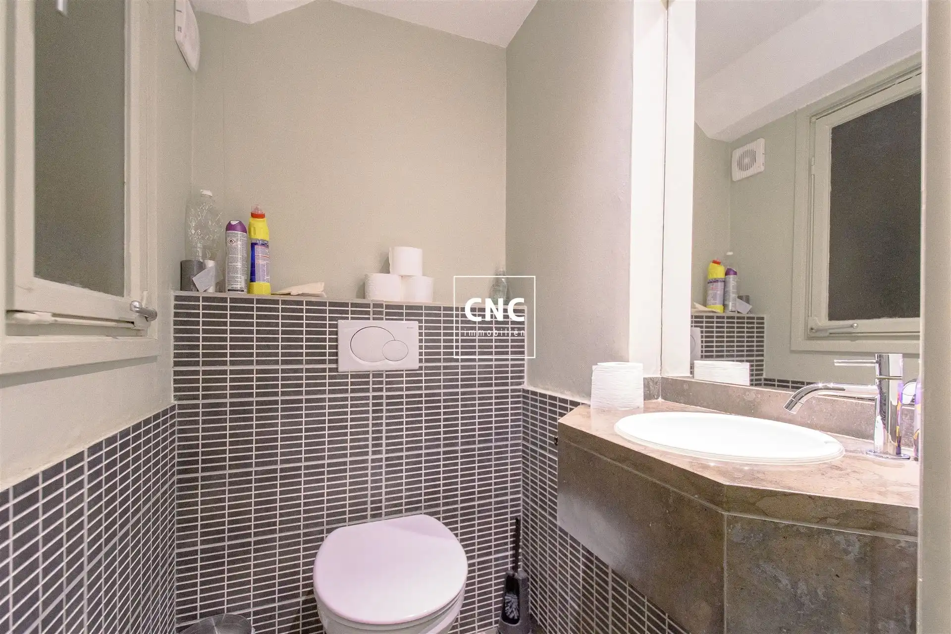 Exclusieve Commerciële Ruimte te Huur op Toplocatie in de Lippenslaan foto 16