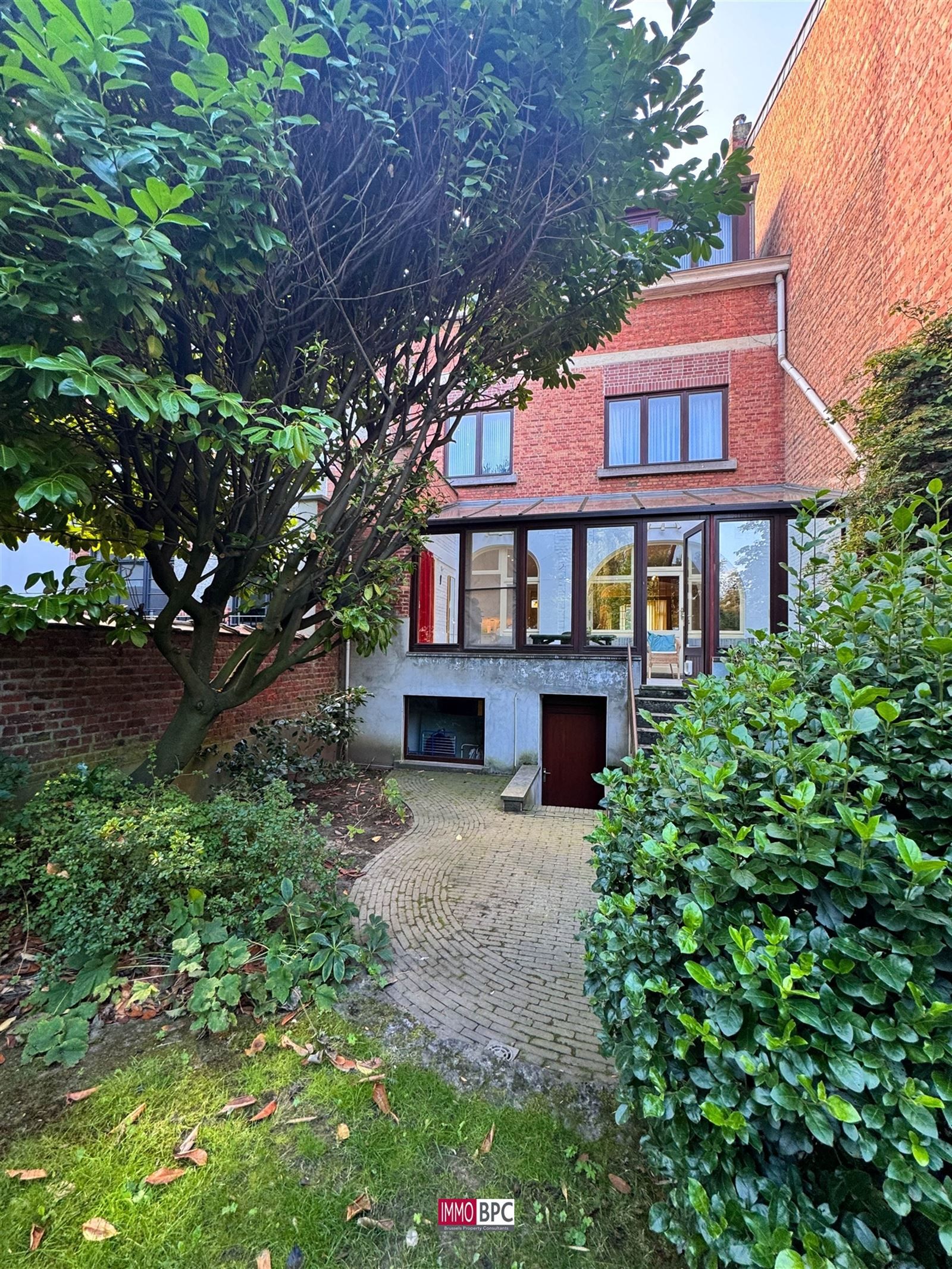 indrukwekkende art-decogetinte herenhuis in het hart van Sint-Agatha-Berchem foto 3