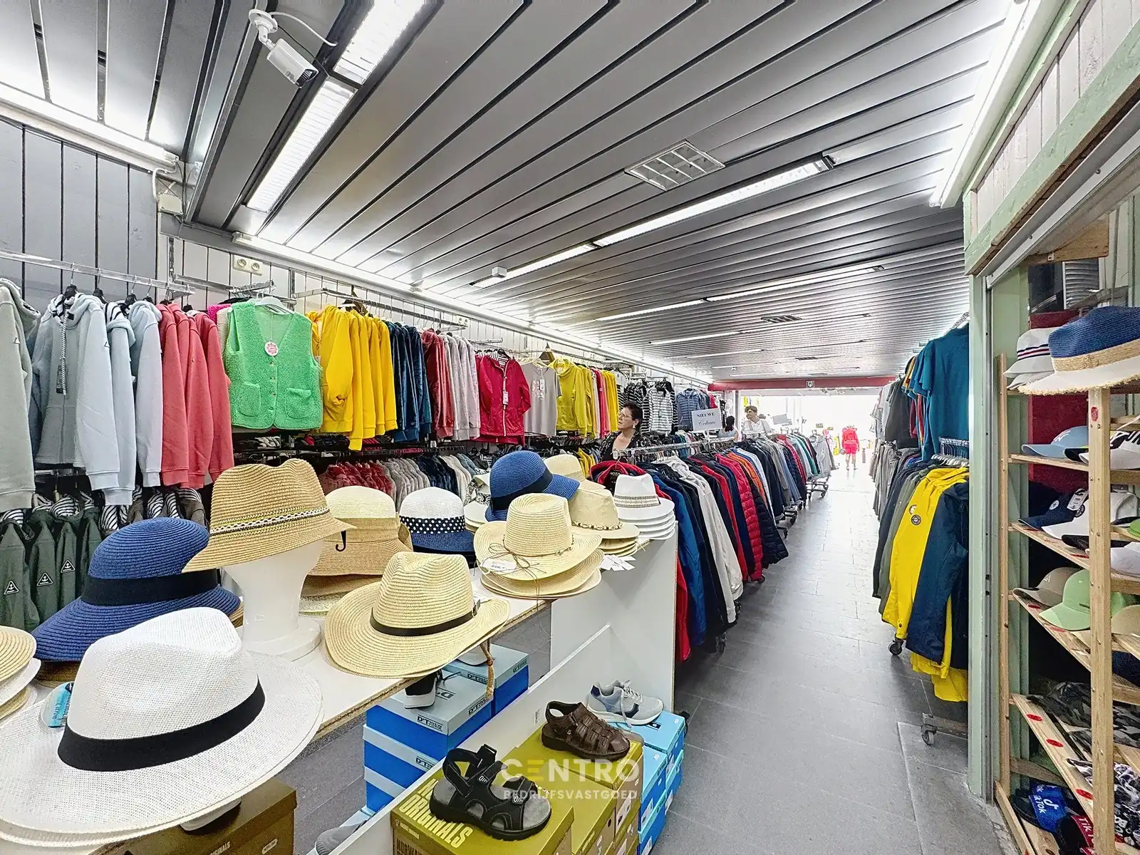 Verhuurd handelspand (650m²) langs de Zeedijk, inclusief 3 studio's! foto 7