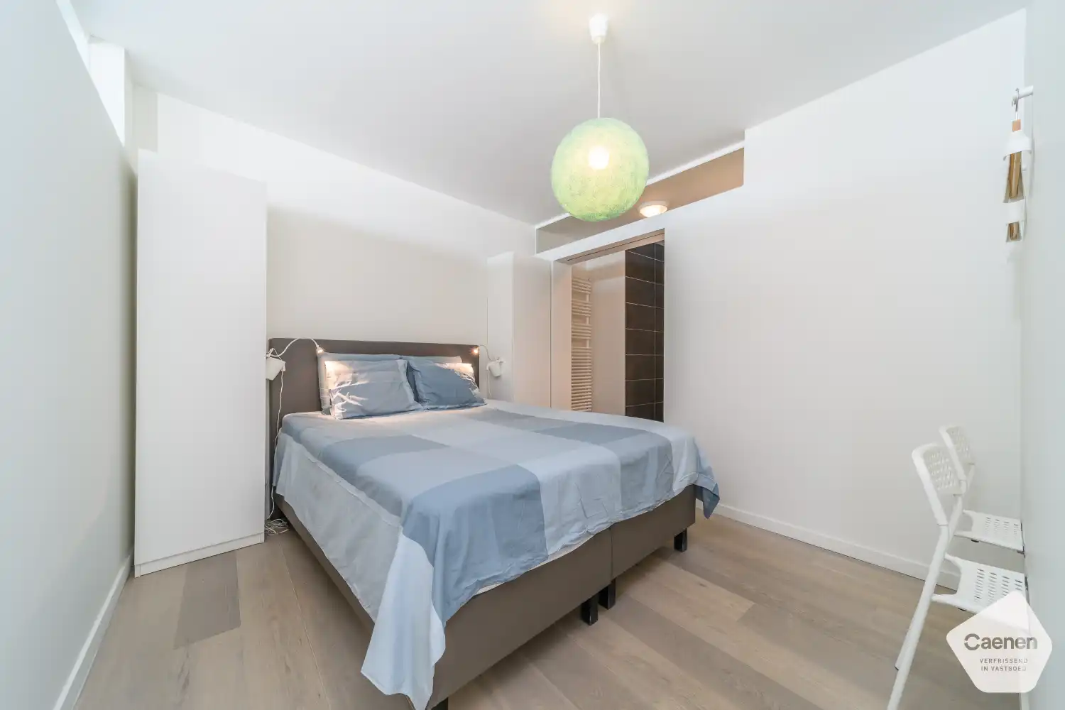 Te Koop – Instapklaar Gemeubeld Appartement met Frontaal Zeezicht foto 10