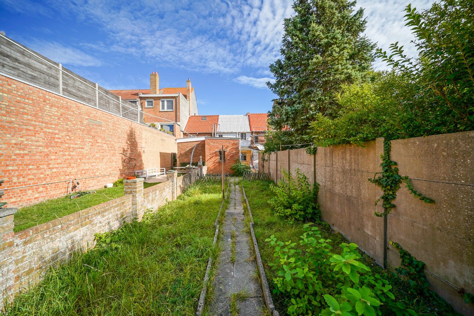 Te renoveren woning met voortuin, achtertuin op rustige ligging nabij het centrum foto 10