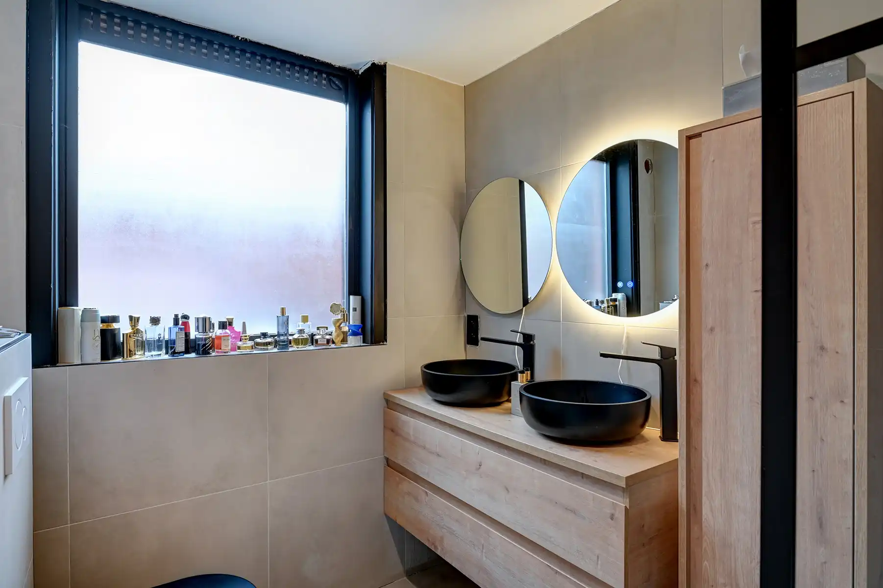 Instapklare, gerenoveerde woning (165 m²) met 2 slaapkamers (mogelijkheid tot 3), veranda en dubbele garage. foto 11