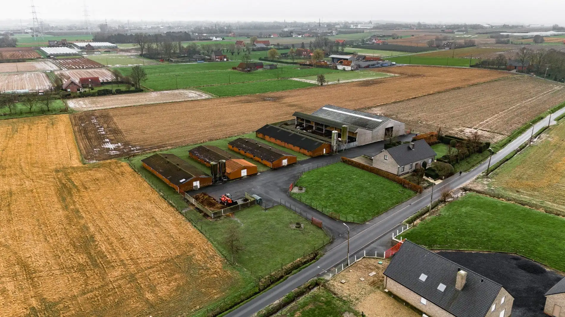 Woning op een perceel van 1394 m² en een terrein met groente- en veeteeltgebouwen op 7425 m² foto 20