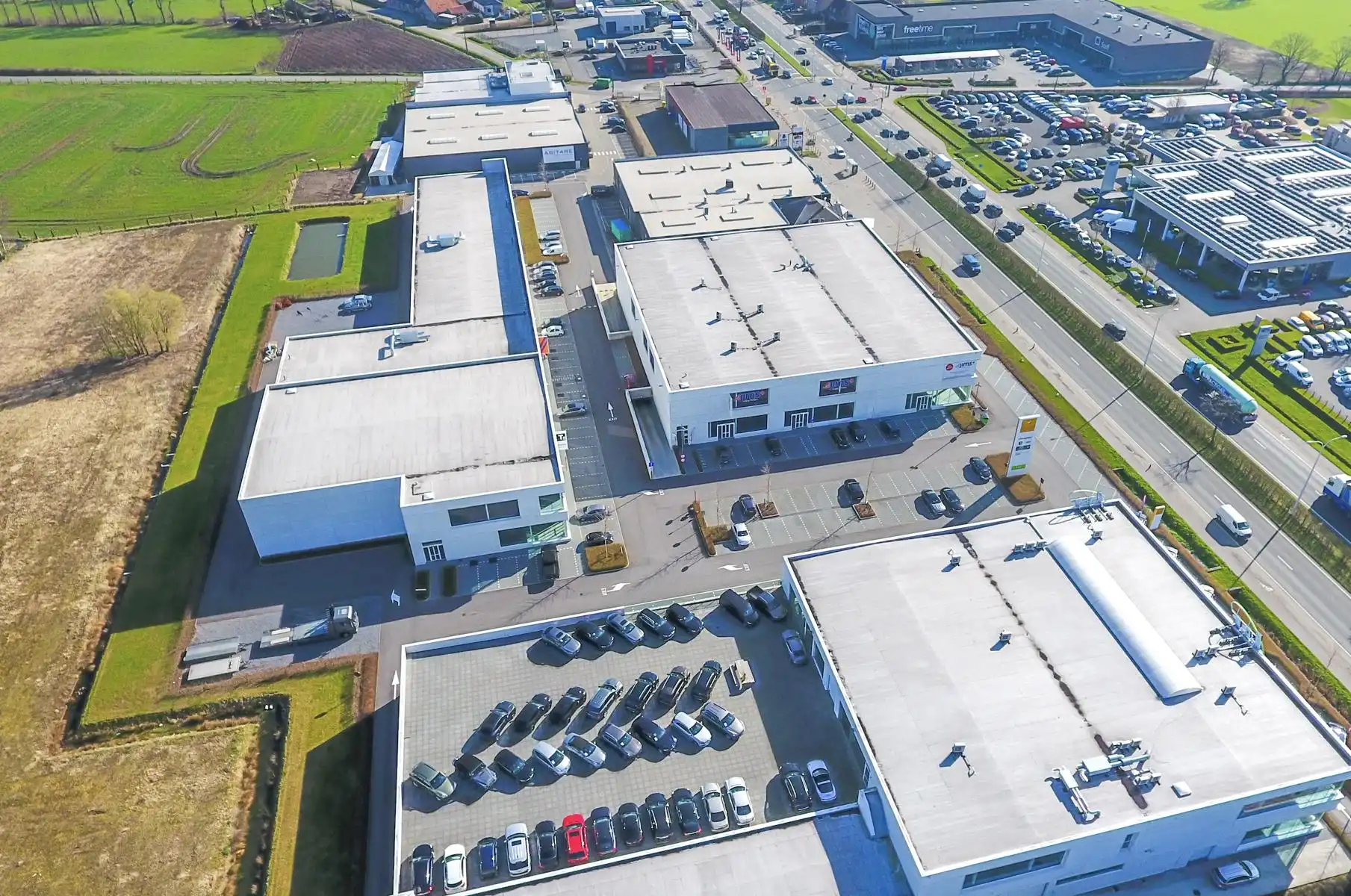 Yellow Park – Commerciële ruimte te huur in Geel foto 3