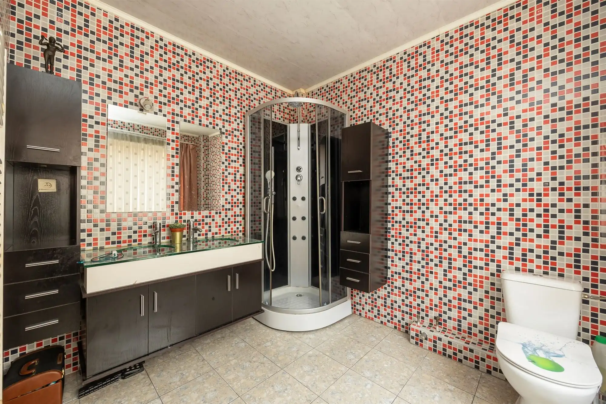 Ruime woning met drie slaapkamers en terras foto 13