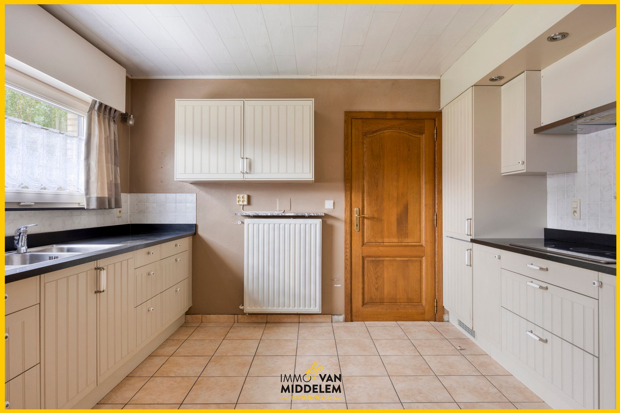 HALFOPEN WONING MET 4 KAMERS, GARAGE EN TUIN  foto 4