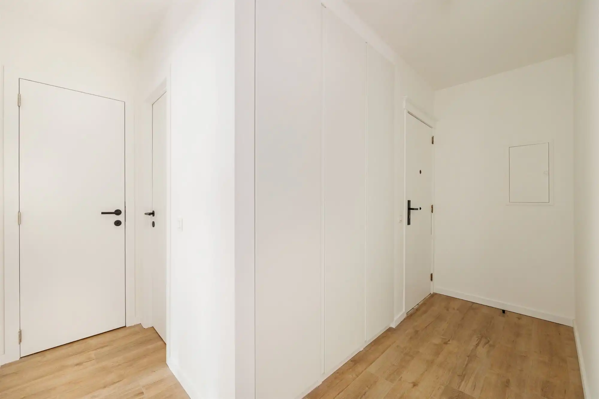 Lichtrijk gelijkvloersappartement met 2 slpk op TOPlocatie foto 6