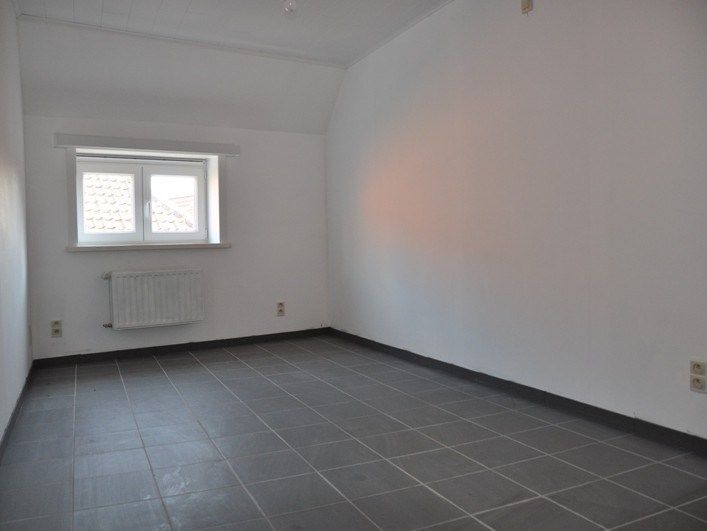Verzorgde woning met 2 slaapkamers en 2 autostaanplaatsen. foto 7