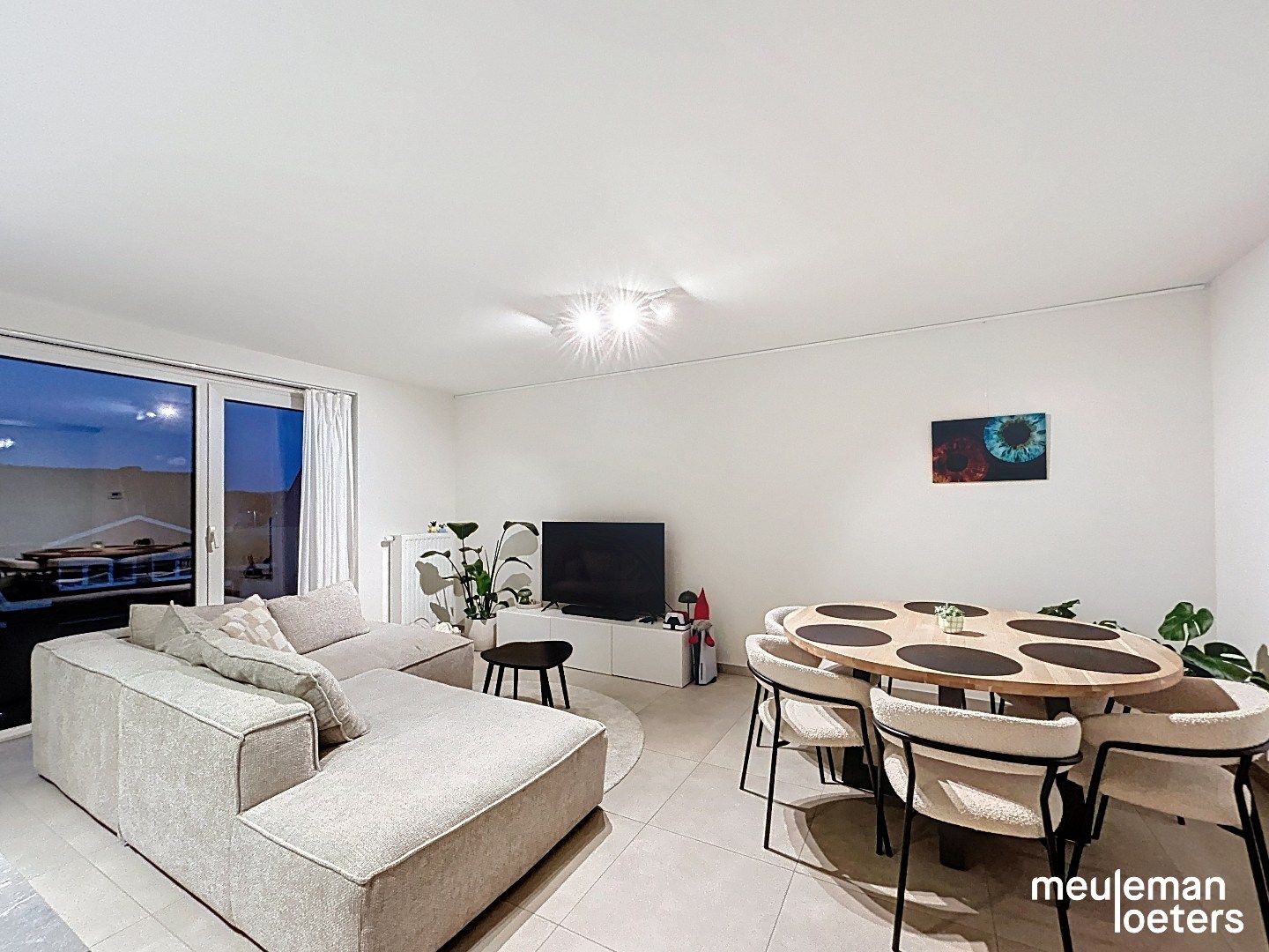 Recent appartement met autostaanplaats  foto 3