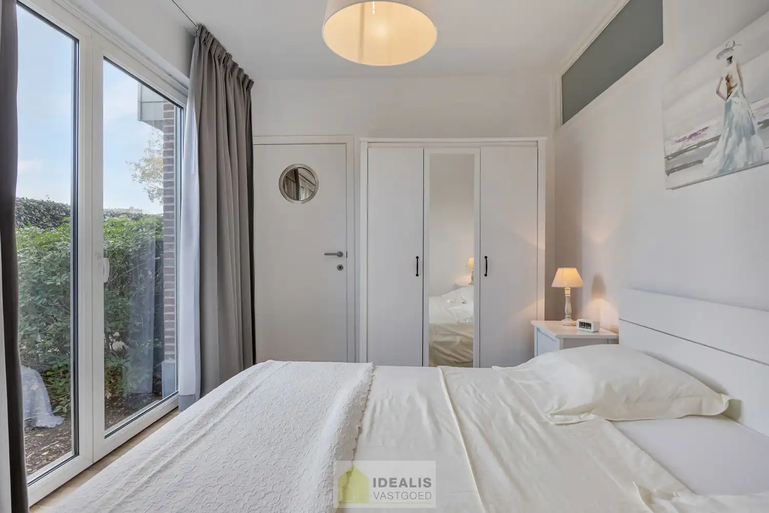 IDEALIS VASTGOED - HEERLIJK GELIJKVLOERS VAKANTIE-APPARTEMENT TE ZEEBRUGGE-BAD OP WANDELAFSTAND VAN HET STRAND EN DE DUINEN! EEN FIJNE PLEK BESTAANDE UIT EEN LICHTRIJKE LEEFRUIMTE MET OPEN KEUKEN EN BERGING, 1 RUIME SLAAPKAMER, 1 INPANDIGE KINDERKAMER, EEN EXTRA RUIM TERRAS EN EEN GOED TOEGANKELIJKE ONDERGRONDSE PARKEERPLAATS (AUTOLIFT) EN KELDERBERGING! foto 20
