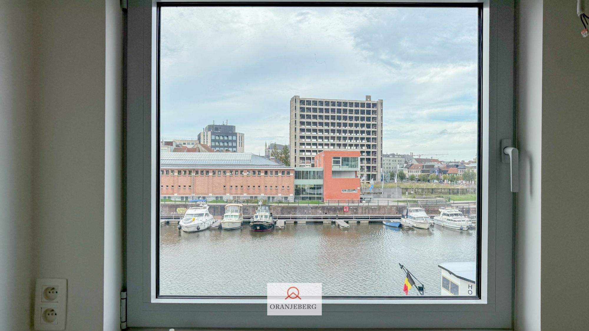 Appartement met prachtig zicht over de Portus Ganda foto 14