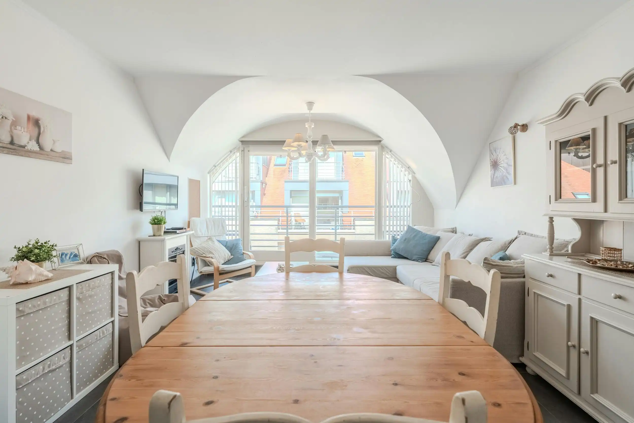 Instapklaar appartement met één slaapkamer en terras foto 3