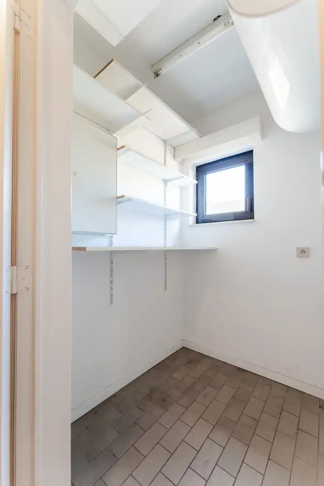 1 SLK APPARTEMENT OP EEN TOPLACTIE IN HET CENTRUM VAN NEERPELT IN EEN KLEINE BLOK MET LIFT EN EEN AFSLUITBARE GARAGE! foto 9