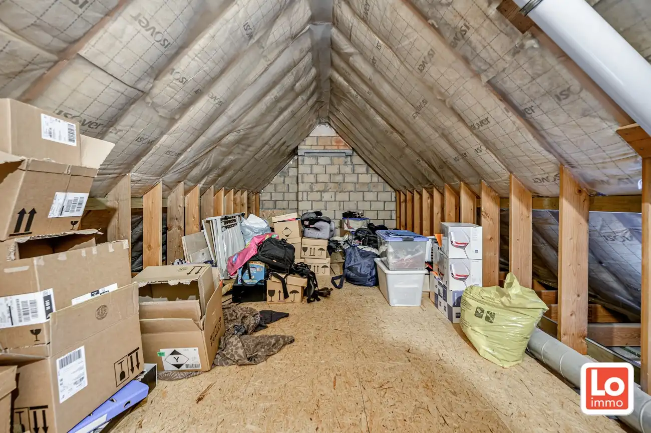 VERKOCHT! Ruime, charmante en degelijke alleenstaande villa met inpandige garage op een rustige en makkelijk bereikbare locatie tussen Lochristi en Gent. foto 35