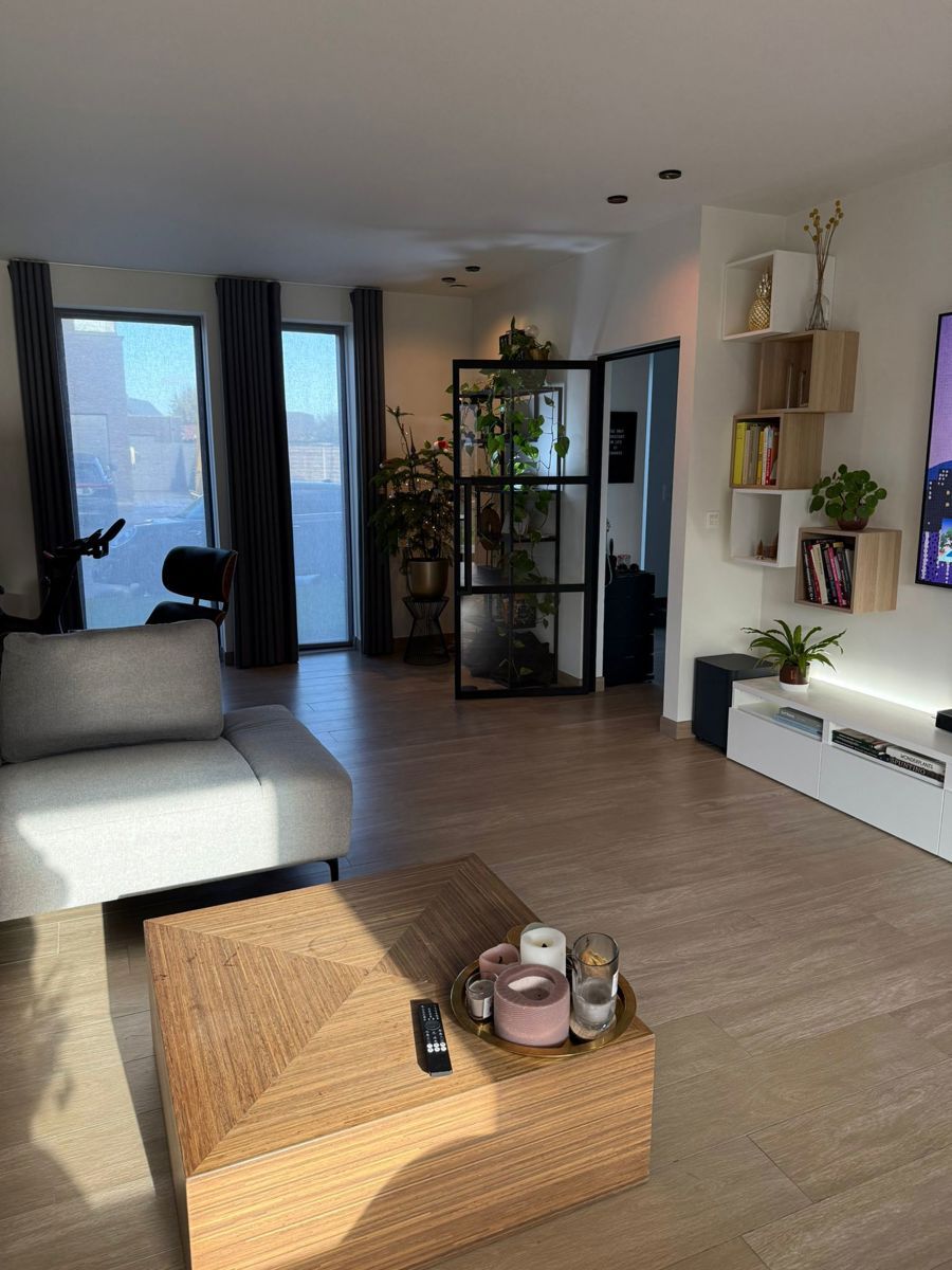 Moderne Nieuwbouwwoning met 4 spks en 2 badkamers foto 4