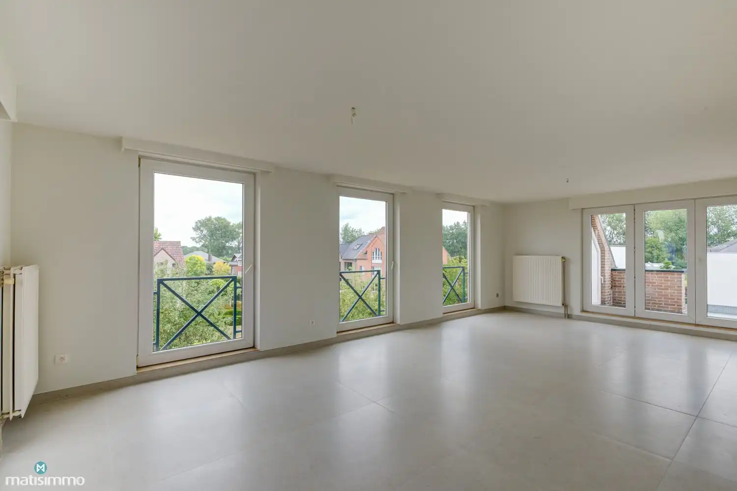 INSTAPKLAAR DUPLEXAPPARTEMENT MET 2 SLAAPKAMERS EN GARAGE NABIJ HET CENTRUM VAN BILZEN foto 5