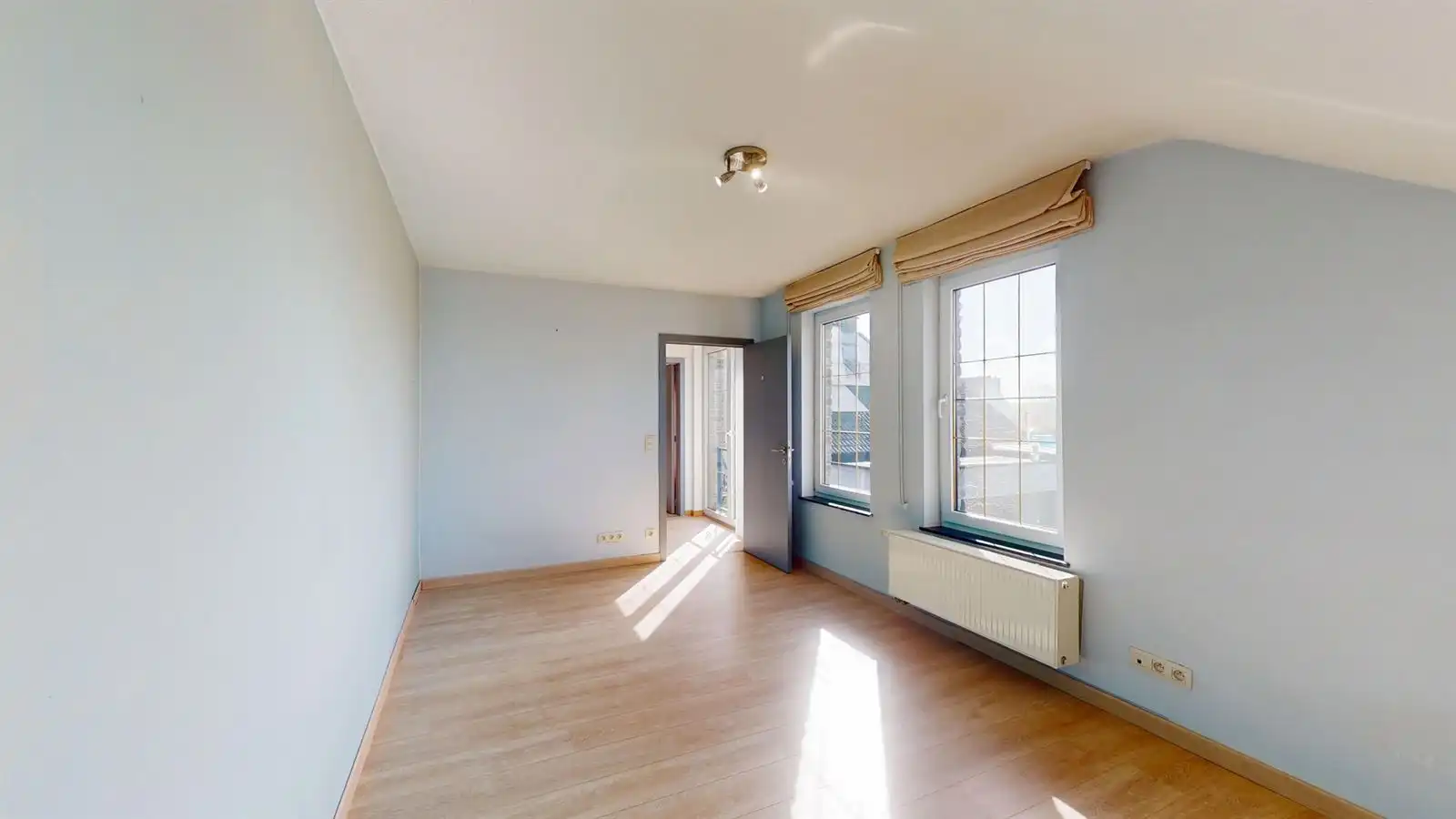 Stijlvolle woning in groene omgeving met 3 slaapkamers foto 14